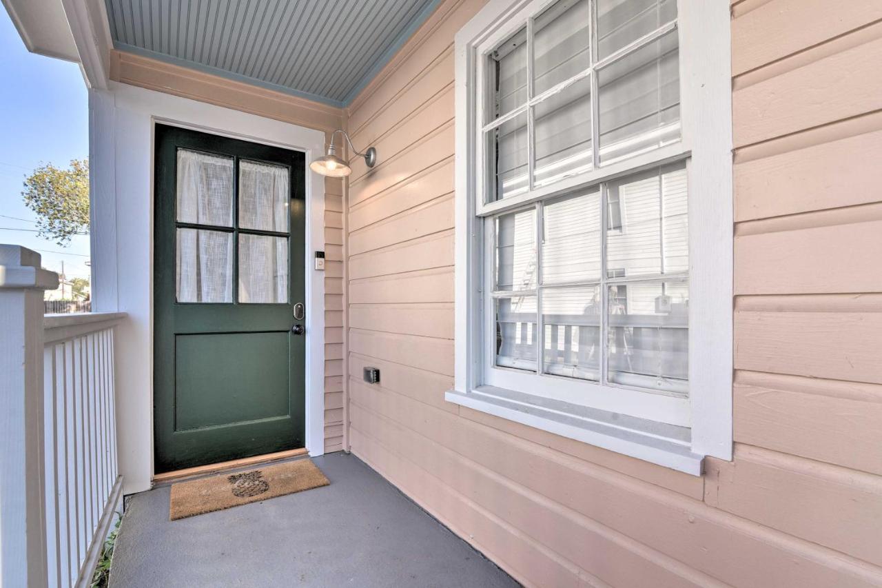 Bright Galveston Cottage Close To Beach And Strand Exteriör bild